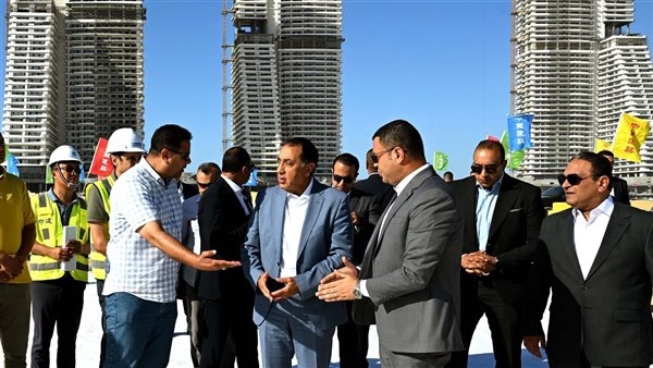 رئيس الوزراء يتفقد أعمال مشروعات «أبراج الداون تاون» بمدينة العلمين الجديدة