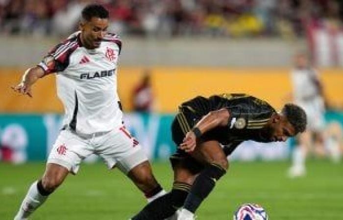 رياضة عالمية : كأس العالم للأندية.. شوط سلبى بين لوس أنجلوس ضد فلامنجو