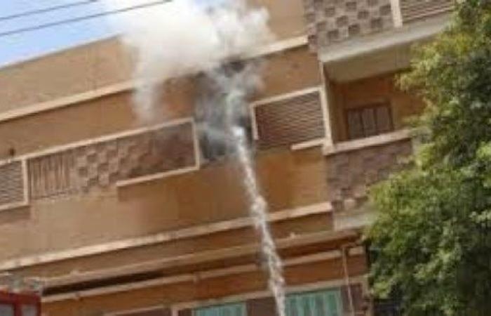 أخبار مصر : رجال إطفاء الجيزة ينقذون أسرة من حريق شقة بشارع فيصل