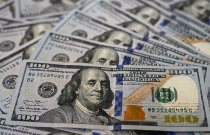 سعر الدولار اليوم الجمعة في التعاملات المسائية.. آخر تحديث