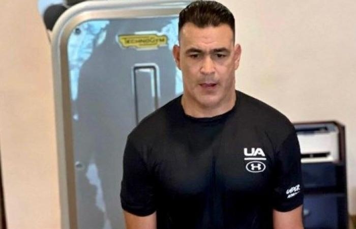 أخبار مصر : يرفع الأثقال ..الحضري يستعرض لياقته البدنية فى الجيم