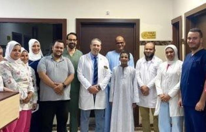 محافظات : إنقاذ طفل يعانى من حالة متلازمة تحلل البشرة السميّ النادرة بمستشفى حورس في الأقصر