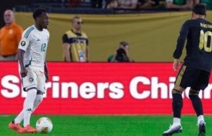 رياضة عالمية : المكسيك تهزم السعودية بثنائية وتصعد لنصف نهائي الكأس الذهبية