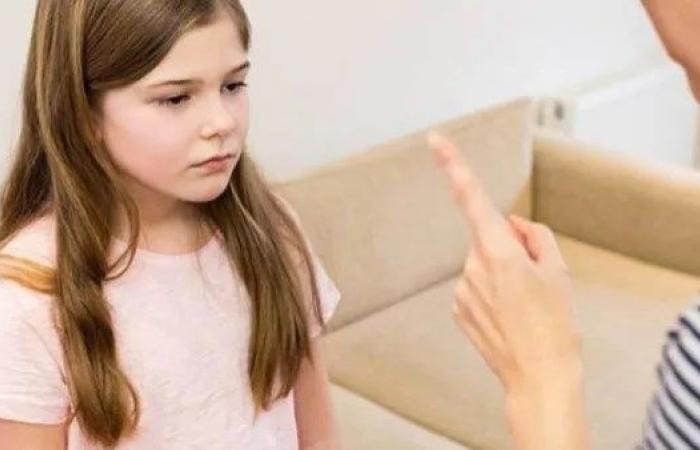 أخبار مصر : حكم بر الأم التى تحرض أبناءها على الأب بعد الطلاق.. الإفتاء تجيب