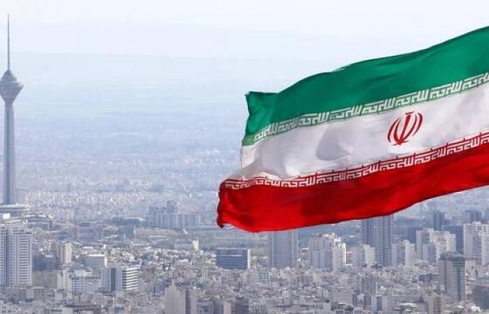إقتصاد : إيران تعيد فتح أجوائها أمام الرحلات الدولية