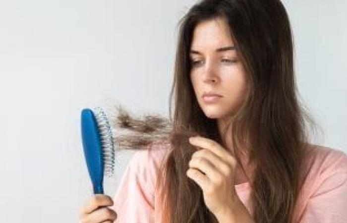 عالم المرأة : هل طعامك يضر صحة شعرك؟ خلي بالك من 5 أكلات تسبب تساقطه
