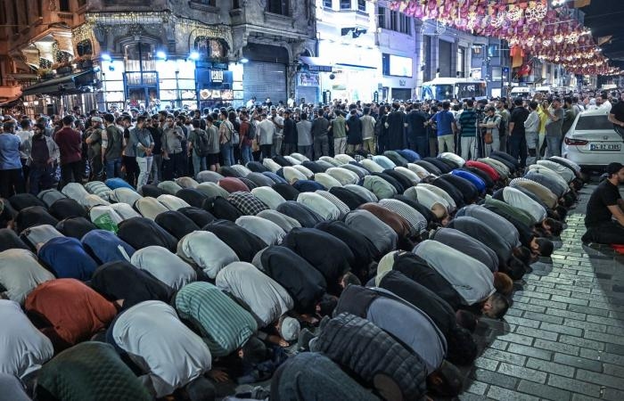 أخبار العالم : رسم وُصف بـ"المسيء" للنبي محمد يشعل احتجاجات في تركيا.. والسلطات تتحرك