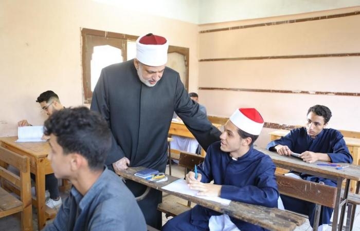 أخبار مصر : طلاب الثانوية الأزهرية يؤدون امتحان الأحياء.. اليوم