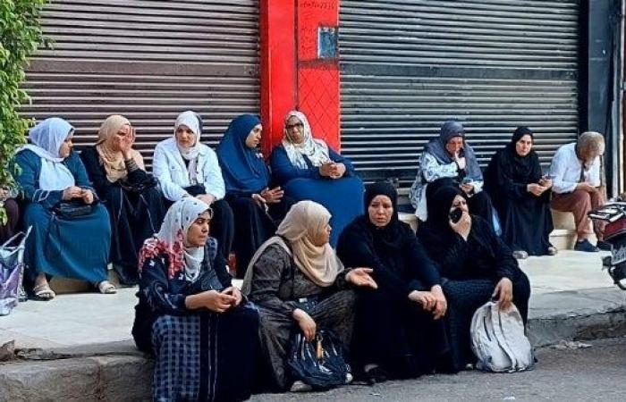 أخبار مصر : الثانوية العامة.. الأهالي يدعمون أبناءهم خلال امتحانات الكيمياء والجغرافيا