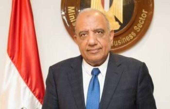 أخبار الاقتصاد : الكهرباء: إضافة 500 ميجا وات من محطة رياح رأس غارب خلال أيام