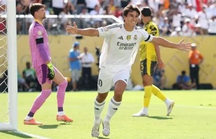 أخبار العالم : ريال مدريد يتقدم على بروسيا دورتموند بثنائية فى الشوط الأول
