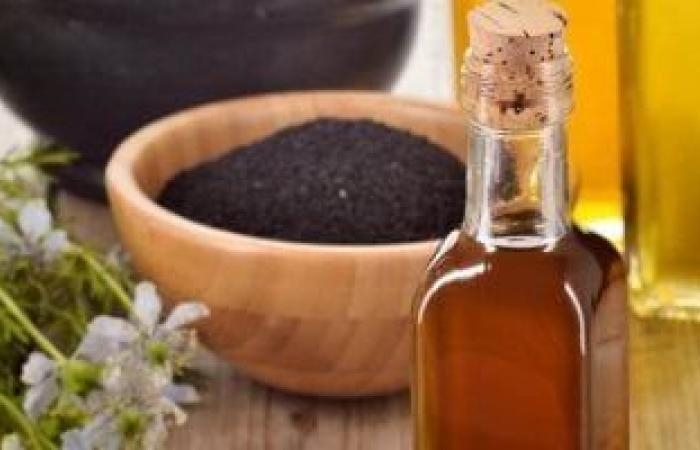 صحة وطب : رغم فوائده.. لماذا يجب الحذر عند تناول زيت حبة البركة؟