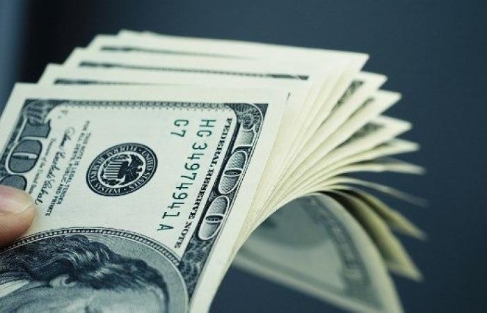 أخبار مصر : سعر الدولار أمام الجنيه مع بداية تعاملات اليوم الخميس.. التراجع مستمر
