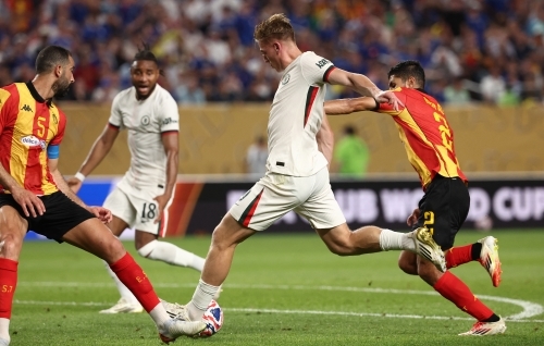 Chelsea through to Club World Cup knockouts, Benfica beat Bayern