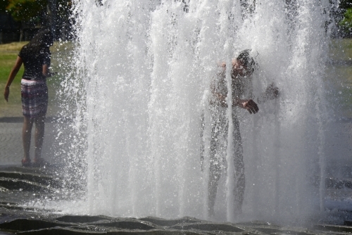 European heatwave moves eastwards