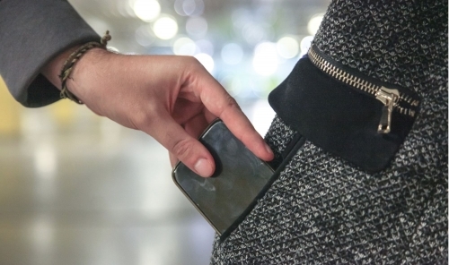 Don't Let a Thief Ruin Your Vacation – Secure Your Phone Before You Travel