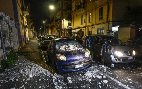 Quake damages buildings, sparks panic in Italy's Naples