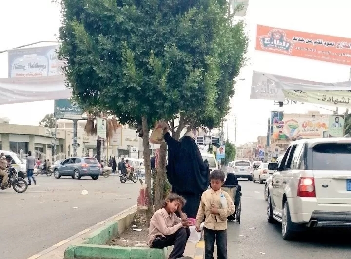 أزمات صنعاء تتعرّى أمام الكاميرا.. الحوثي في مهمة تجويع اليمنيين