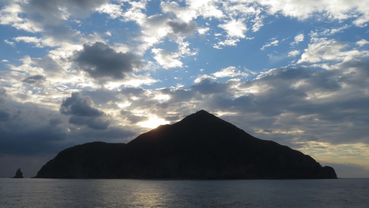 Over 1,000 Earthquakes in Less than Two Weeks Shake Japan's Southern Tokara Islands