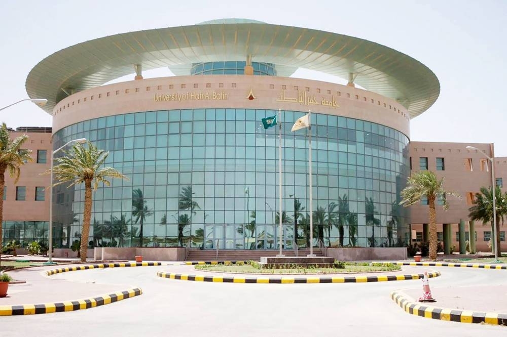 إظهار فرص القبول بالجامعات وبدء المقابلات.. اليوم