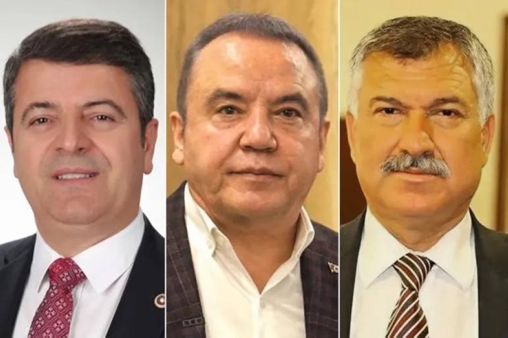 اعتقال 3 رؤساء بلديات في تركيا