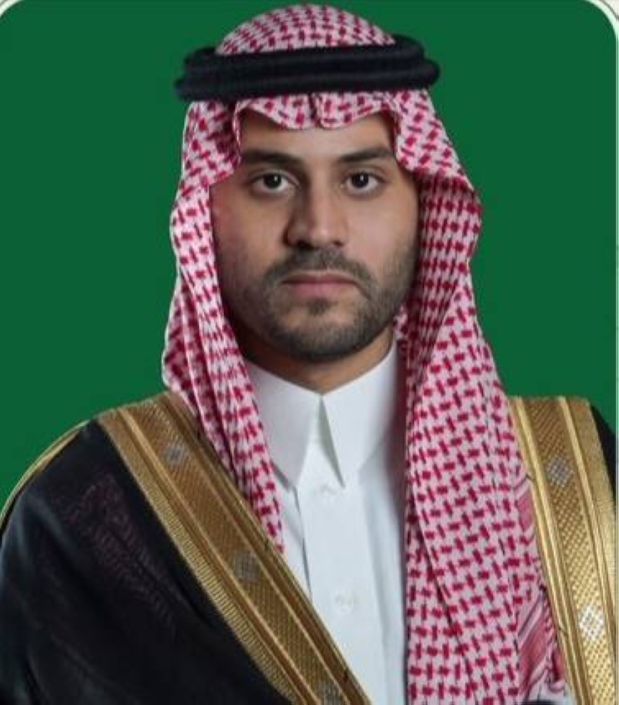 نائب أمير حائل يقدم واجب العزاء لأسرة الملق