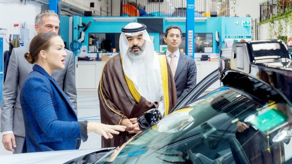 السواحة ووفد منظومة التقنية يناقشون تعزيز الابتكار مع شركات بريطانية