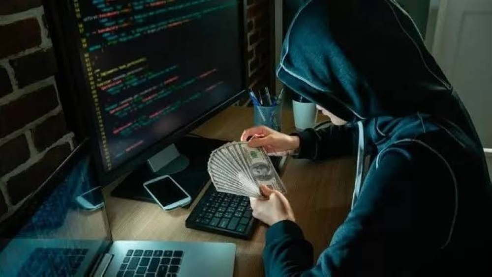 مصر: شبكة نسائية محترفة تواجه المحاكمة بتهمة ابتزاز الشباب إلكترونياً