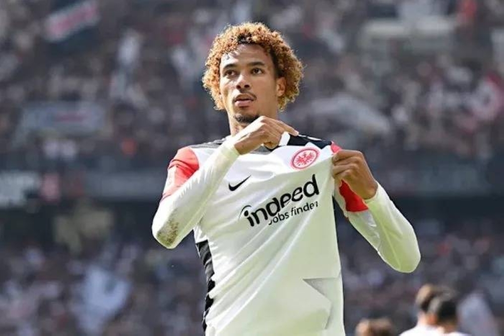 بعد انسحاب نيوكاسل.. ليفربول يتفق مع إيكيتيكي