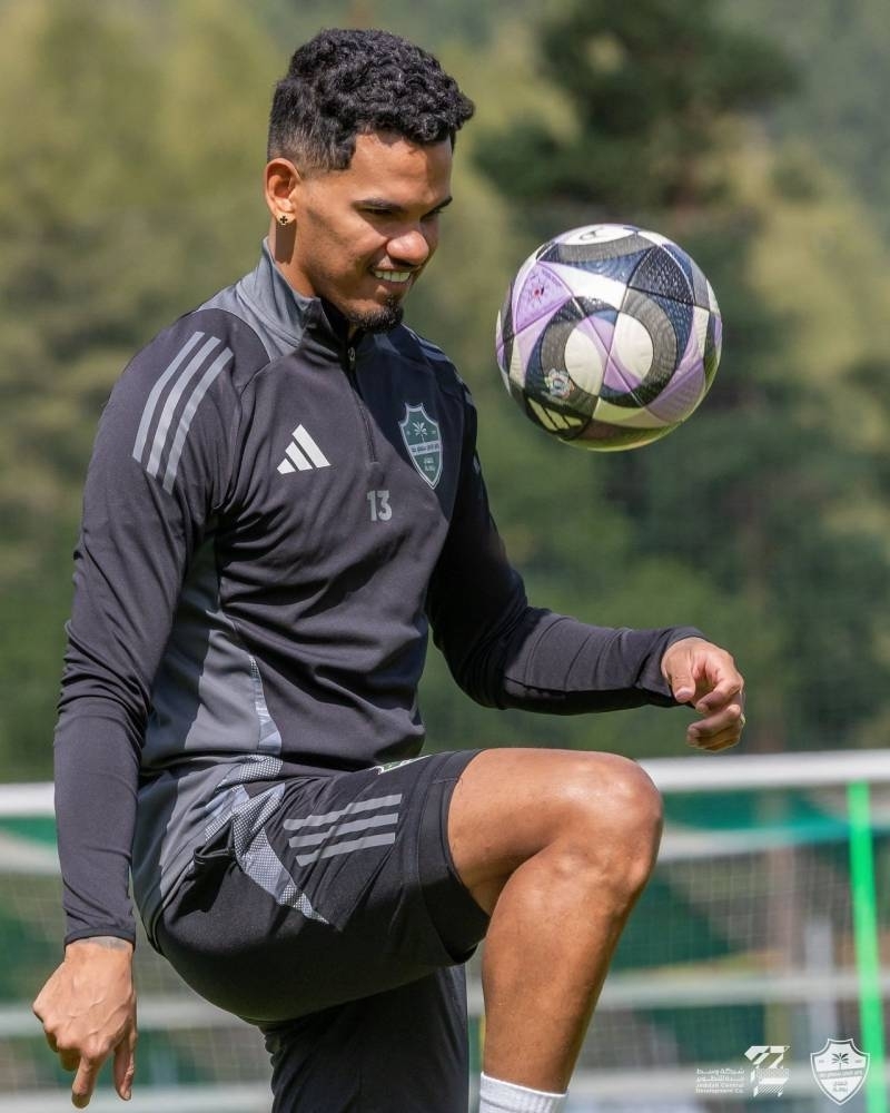 الأهلي يستعد لمواجهة «كومو»