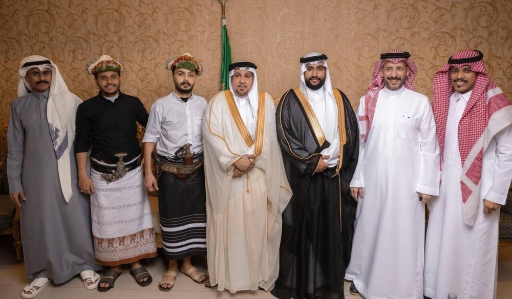 آل ناشب يزفّون عبدالمحسن للقفص الذهبي