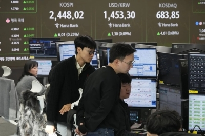 تباين مؤشرات الأسهم الآسيوية مع التقاط الأسواق المالية أنفاسها عقب موجات من التقلب