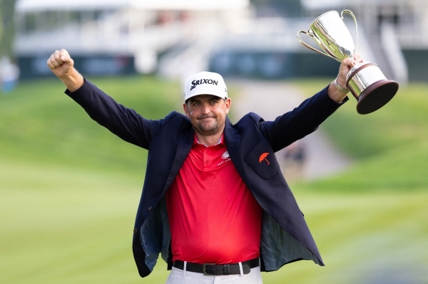 Bradley edges Fleetwood to win PGA Travelers