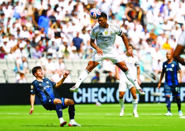 Man City to CWC last 16, Real Madrid win with 10 men