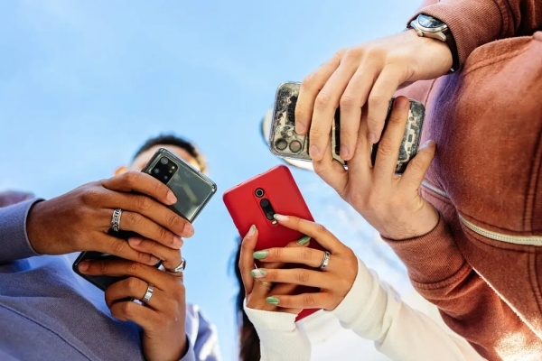 Instagram wants Gen Z. What does Gen
