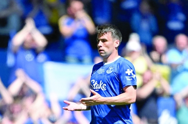Everton captain Coleman signs one-year contact extension