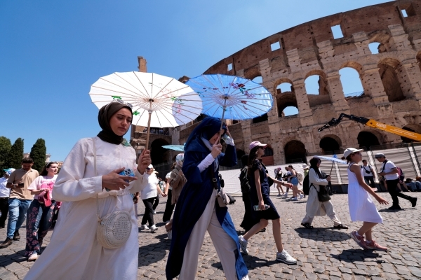 Wildfires rage in Turkiye, France as early heatwave hits