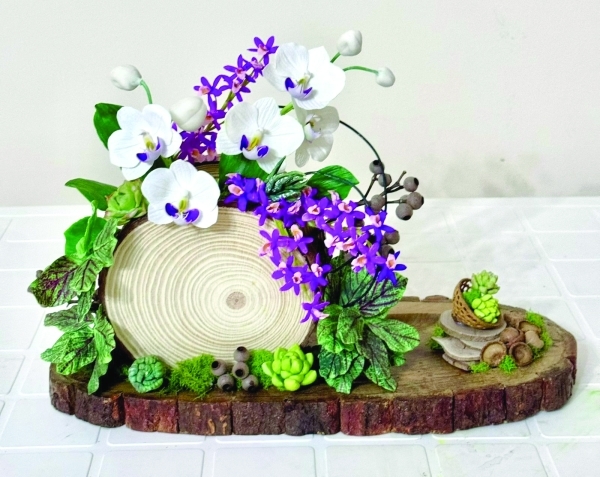 Porcelain blossoms bloom in Oman