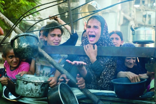 Israel stalls truce talks on aid entry