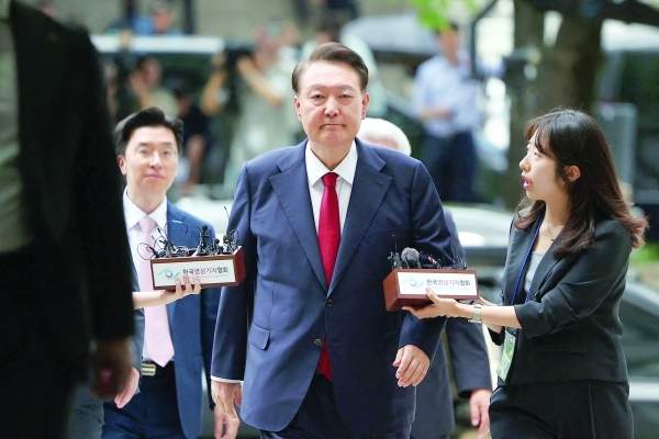 S Korea's ex-leader Yoon returns to jail