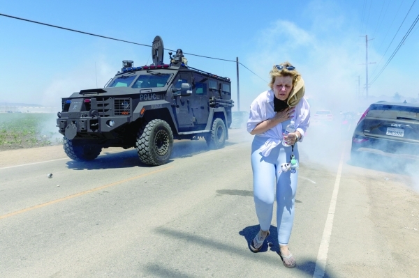 Chaotic protest in California as agents conduct raid