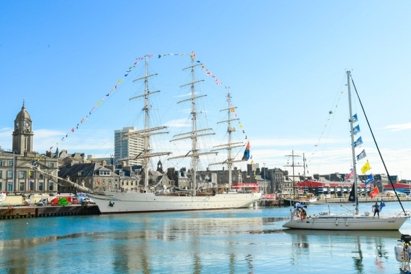 SHABAB OMAN II DOCKS IN ABERDEEN AFTER VICTORY