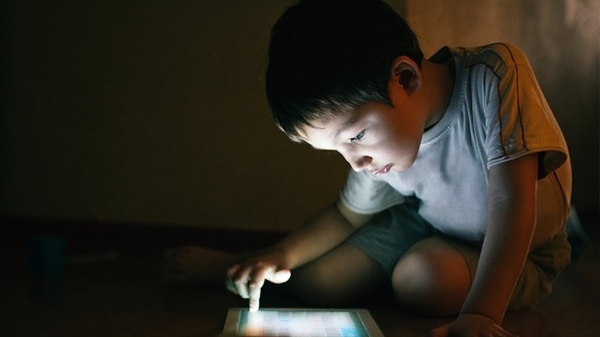MoH warns against signs of digital addiction during summer holidays