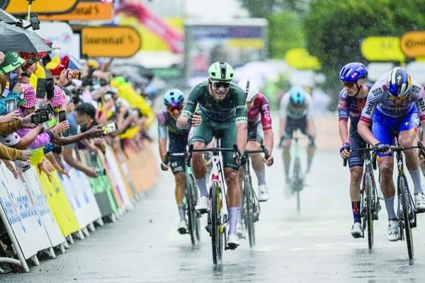 Milan wins crash-marred sprint at Tour de France