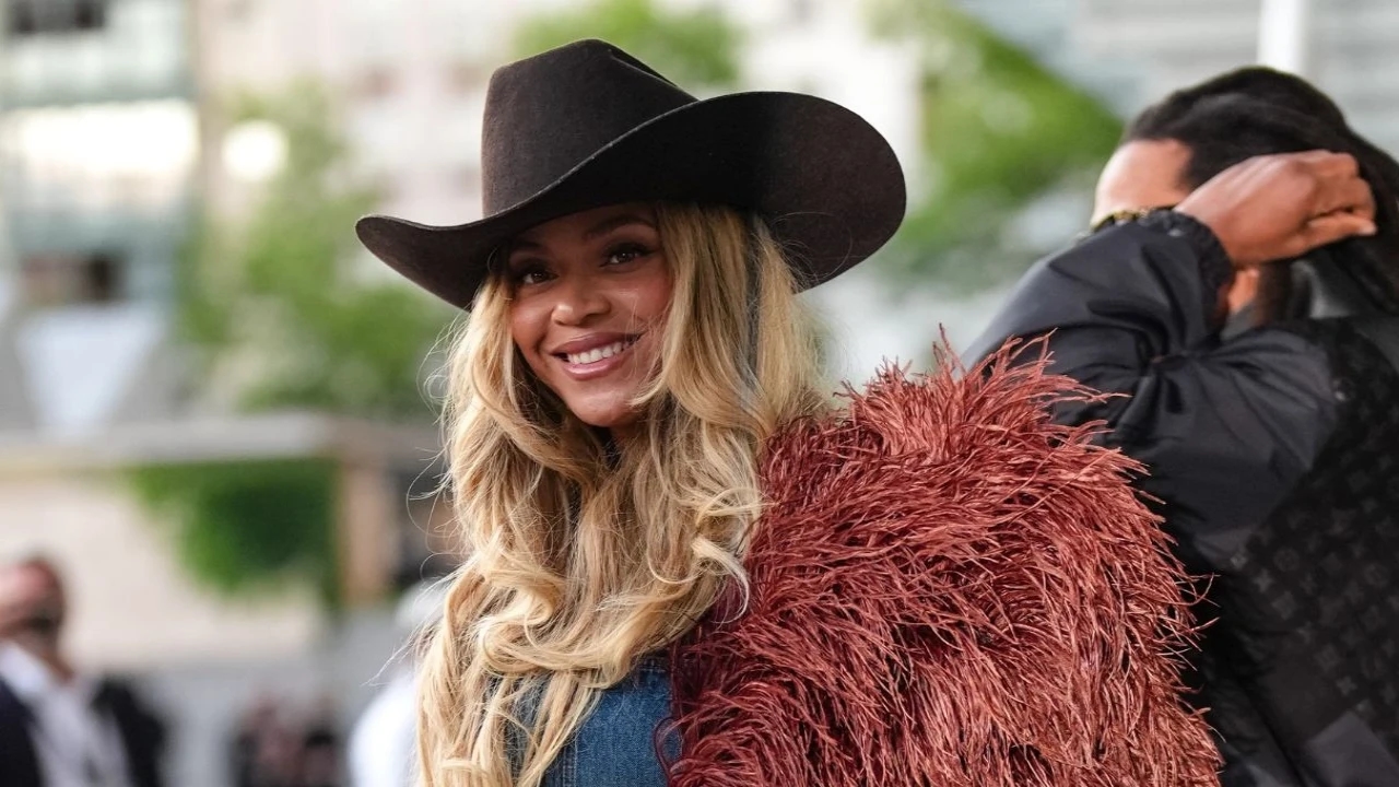 Beyoncé Handles Scary Stage Malfunction Mid-Air During Houston Cowboy Carter Show; Here's What Happened