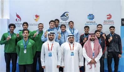 منتخب الكويت للسباحة يحصد 8 ميداليات في اليوم الأول لبطولة الخليج بالبحرين