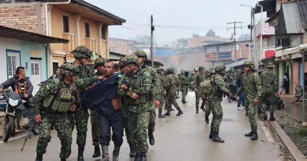 Colombian army frees fifty-seven soldiers held captive by locals
