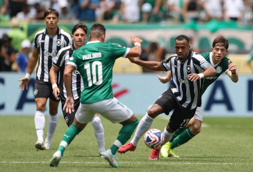 Palmeiras beat Botafogo to reach CWC quarters