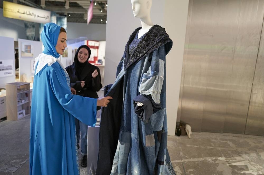 Sheikha Moza visits VCUarts Qatar exhibition