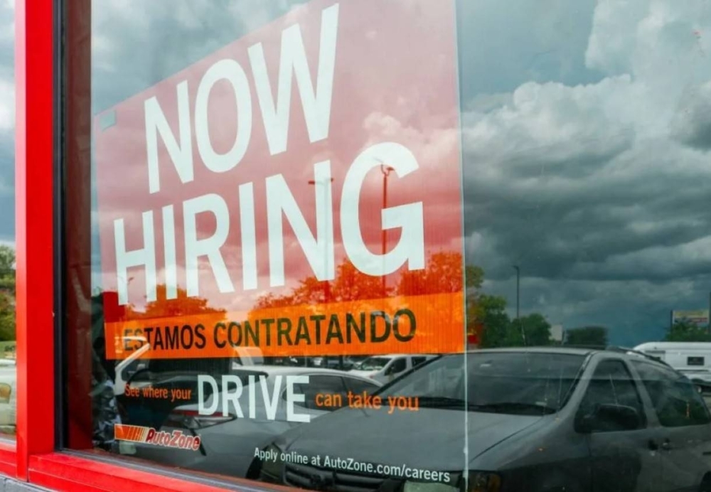Solid United States job growth masks loss of labor market momentum